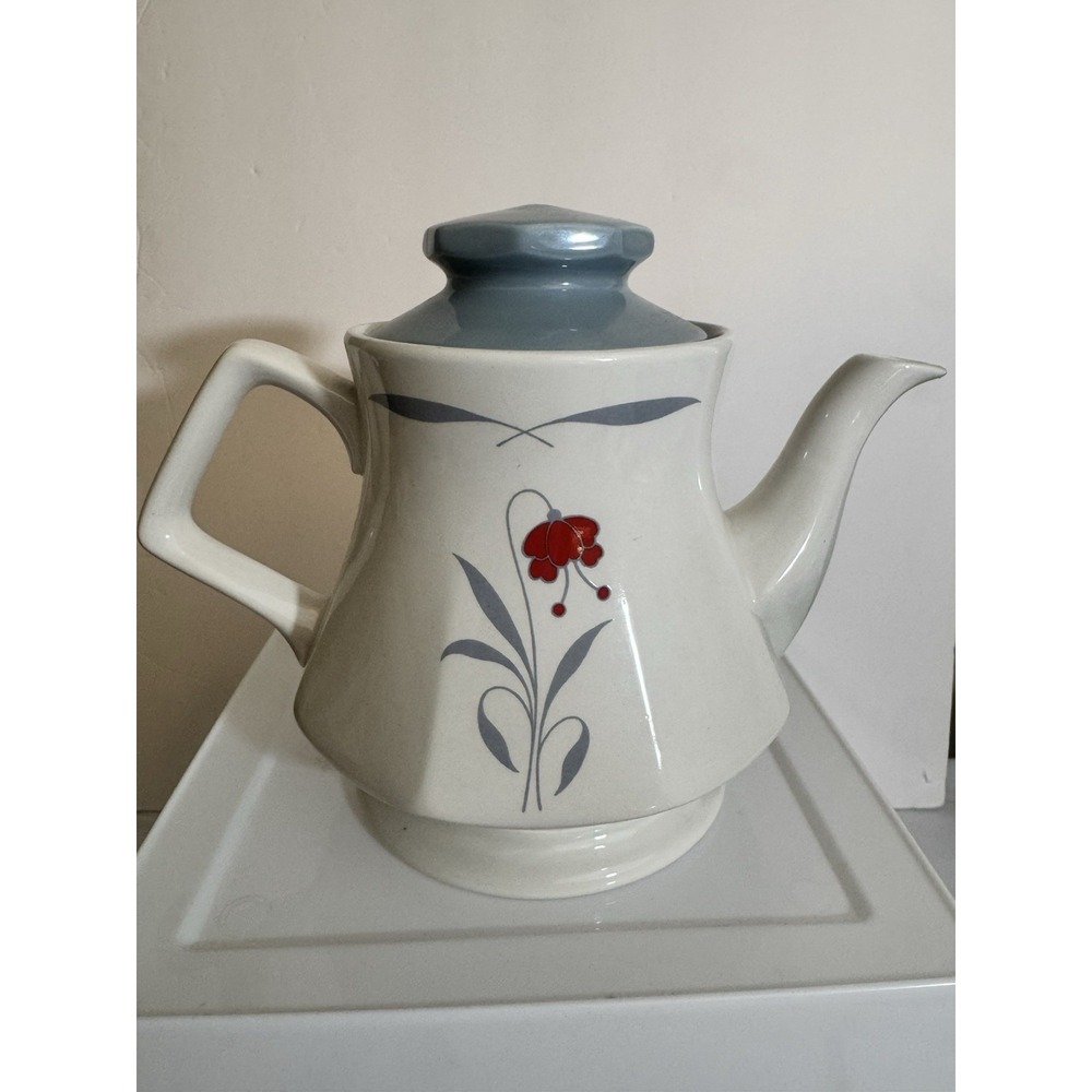 Vintage Teapot Wood & Sons Red Flower Blue Lid Mid Century Floral England - Picture 5 of 7